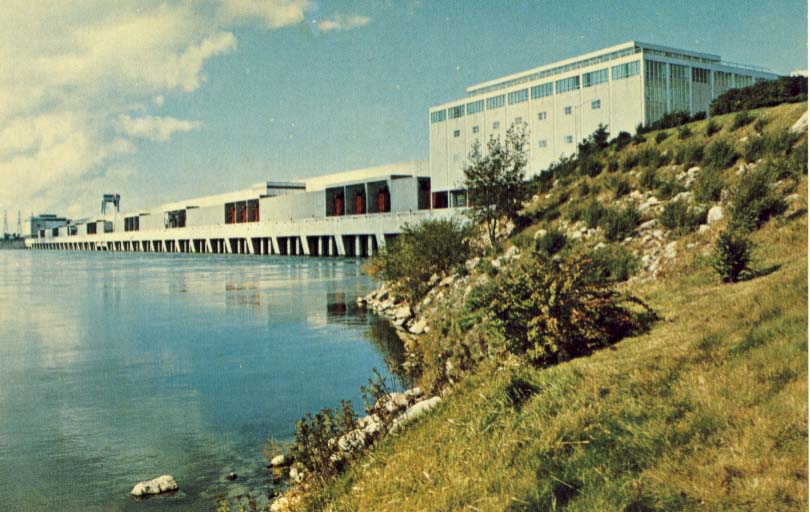 Cornwall, Ontario: the impressive Robert H. Saunders Generating Station postcard
