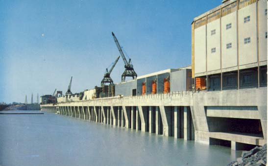 Robert H. Saunders Generating Dam, Cornwall postcard